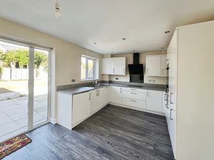Kitchen- click for photo gallery